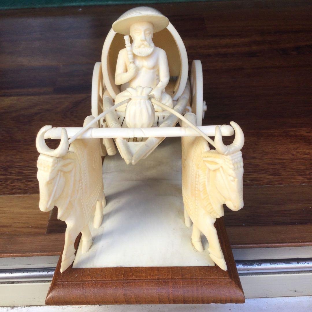 置物、牛車　天然素材 象牙調