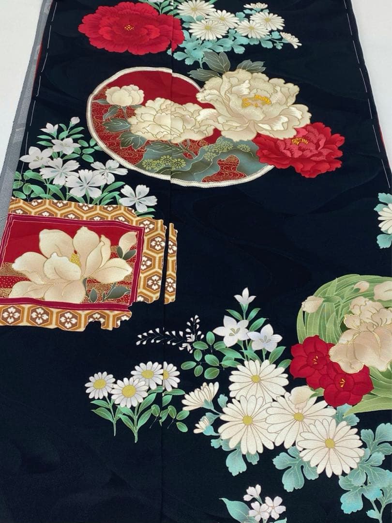 振袖 仮絵羽 刺繍 銀駒 金彩 紋意匠 牡丹 正絹 未仕立て品 八掛付き