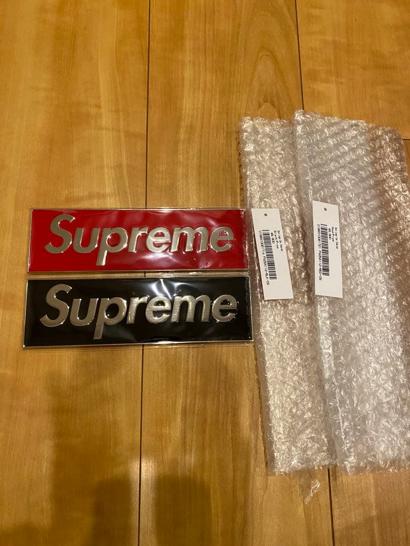 小物 supreme box logo car emblem 2color set