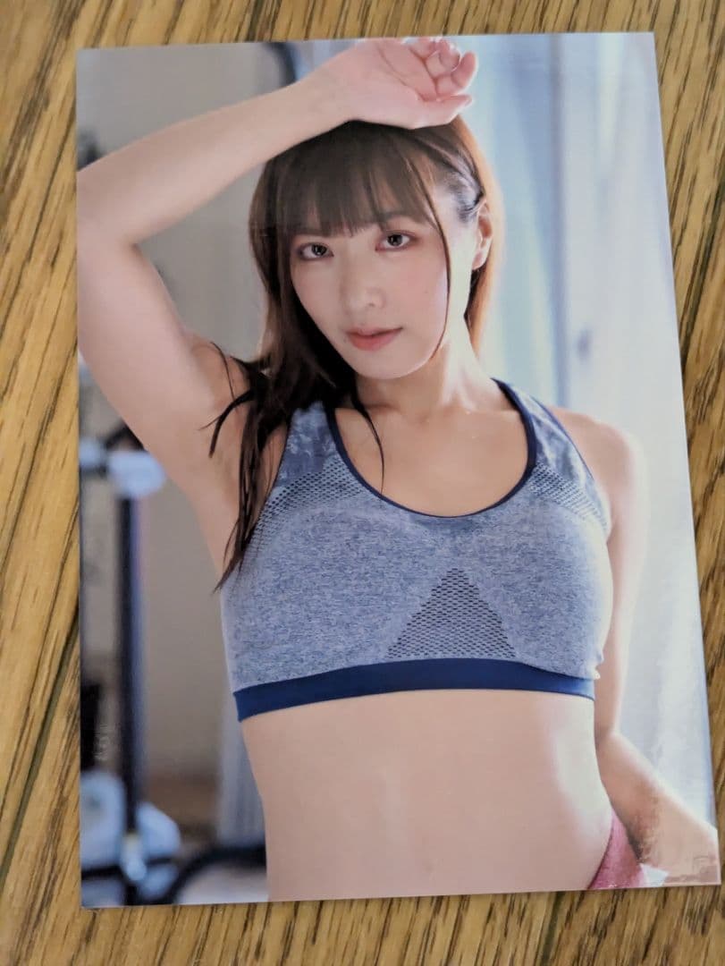 水川潤　生写真　セクシー　女優　可愛い　青　ビキニ