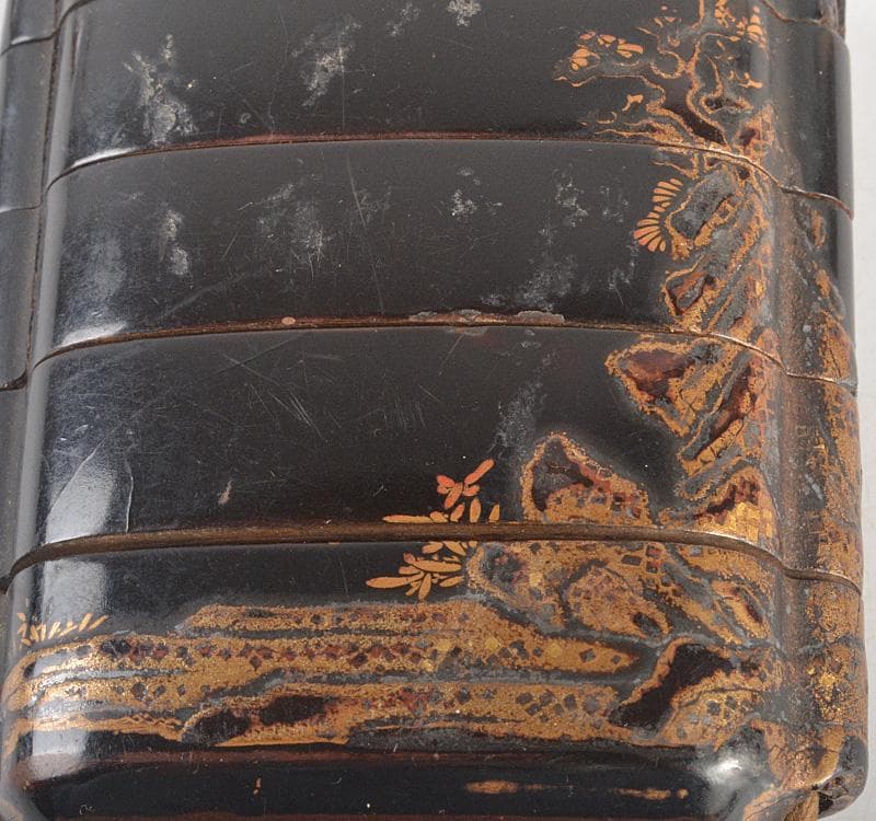 時代提げ物　金蒔絵桜閣山水文　印籠　薬入　獣骨根付　緒締め玉　D　R5255