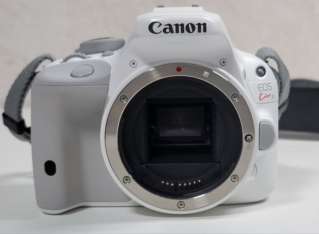Canon EOS Kiss X7 ホワイト 一眼レフカメラ ダブルレンズキット