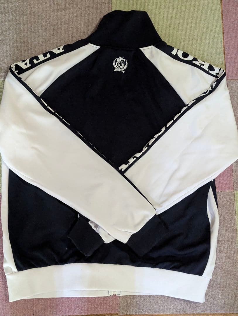 新しい学校のリーダーズ　ジャージ上のみ　Lサイズ