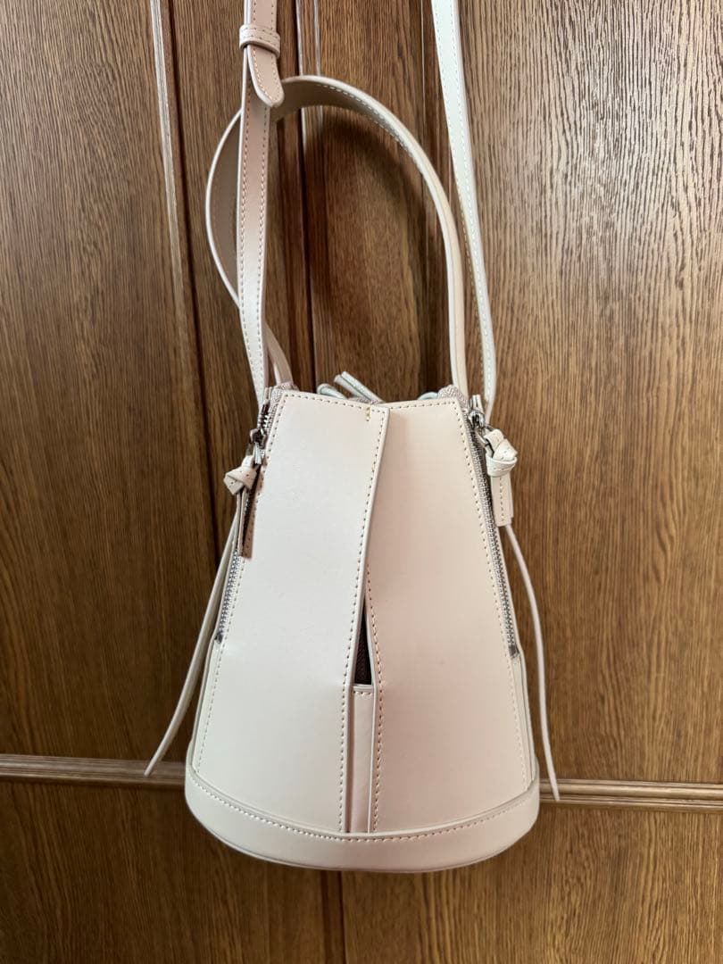 ホワイト バケツ型 ショルダーバッグ