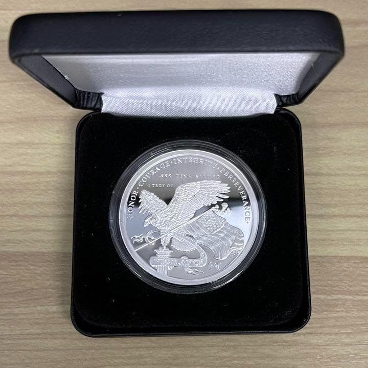 【新品】トランプ大統領 銀貨 ケース入り