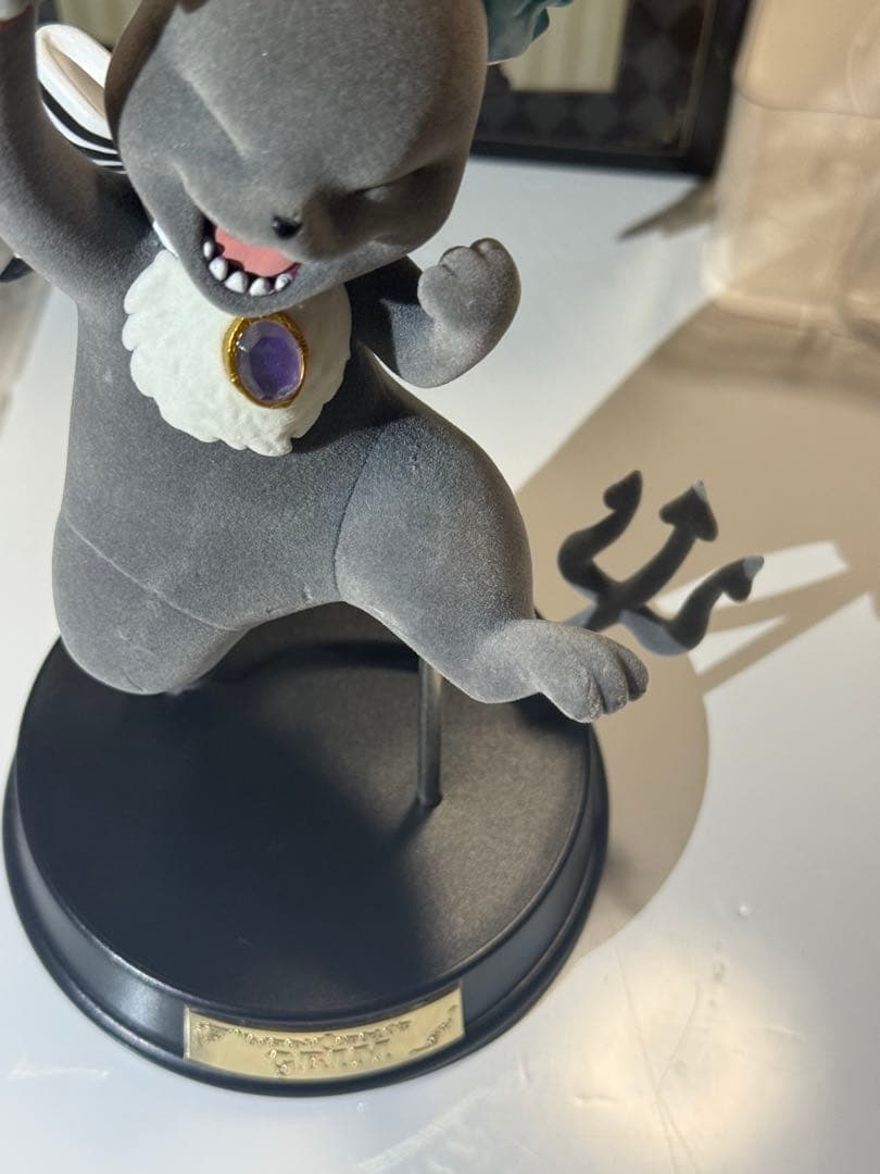 ツイステッドワンダーランド 2022年 グリム フロッキーフィギュア