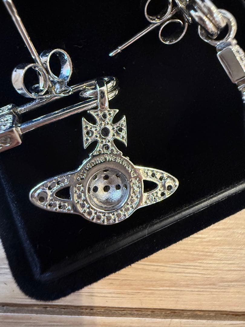 ヴィヴィアン ウエストウッド　ピアス