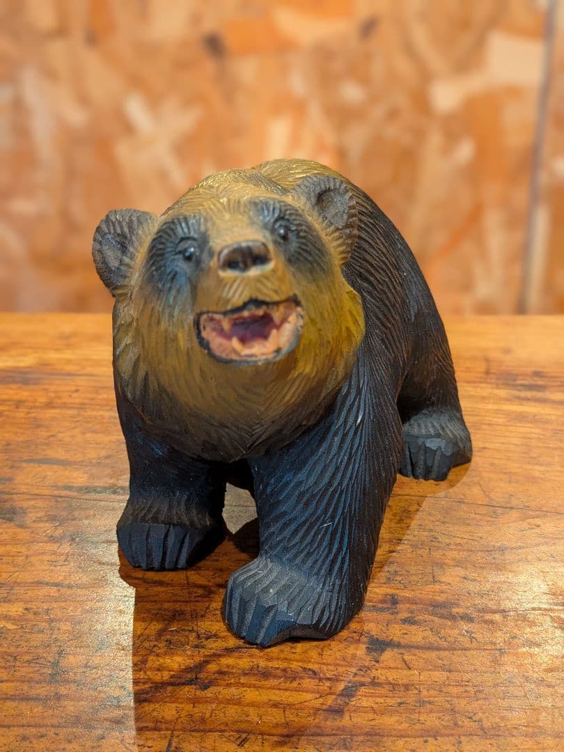 【八雲】木彫り熊 奥田博臣 銘=臣 北海道 ガラス目 熊彫