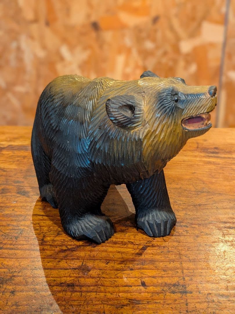 【八雲】木彫り熊 奥田博臣 銘=臣 北海道 ガラス目 熊彫