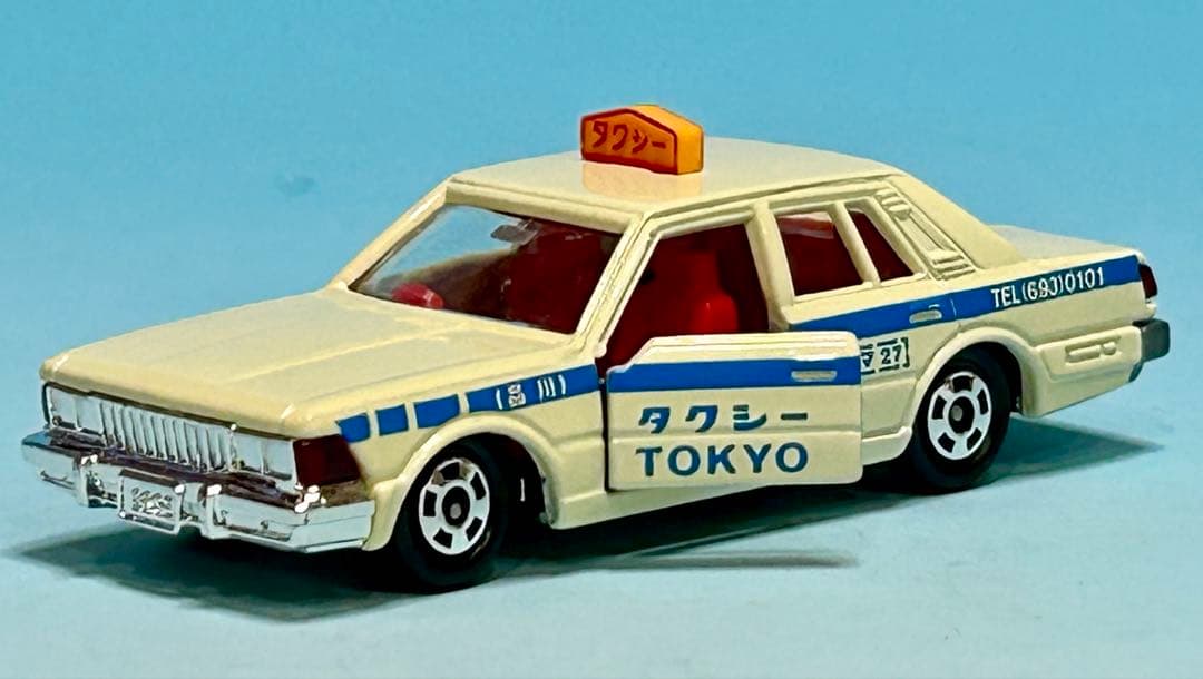 トミカ 黒箱 28 ニッサンセドリック タクシー