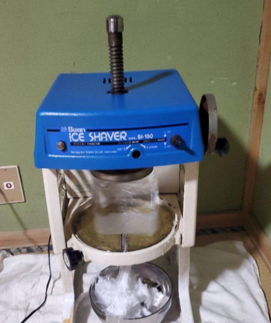 業務用かき氷機　屋台のふわふわかき氷を作れます。　SWAN　スワン