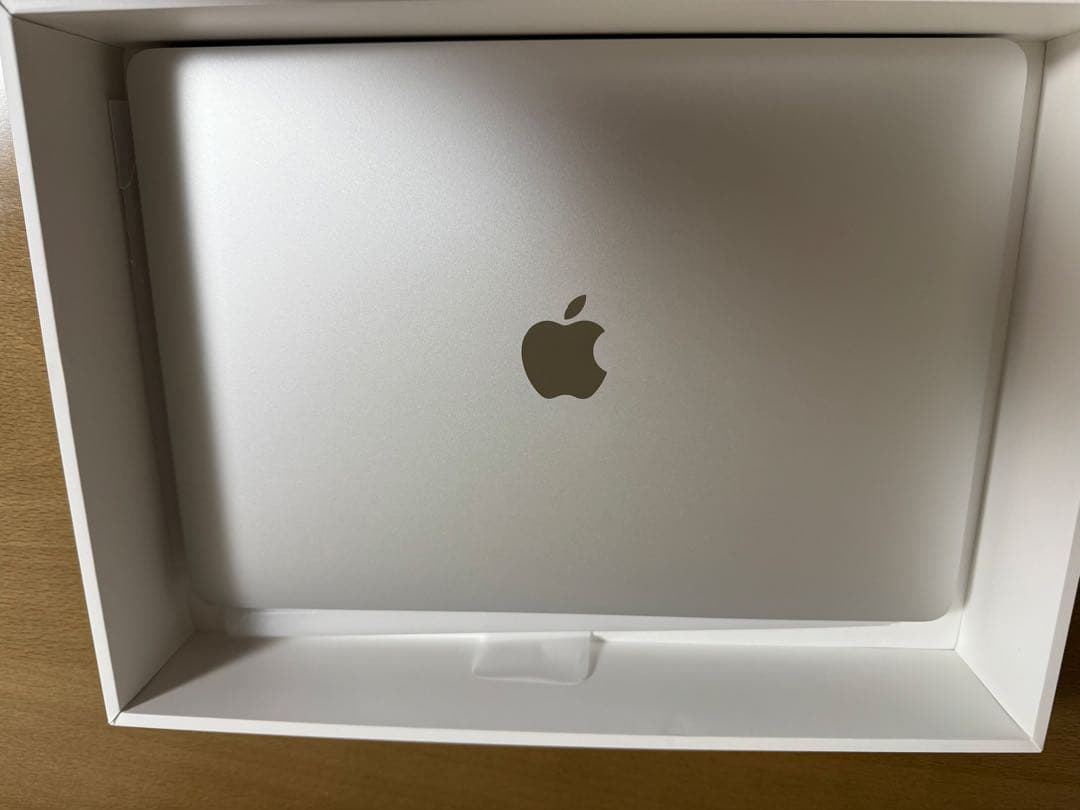 MacBook Pro M2 2022 メモリ8G/ストレージ256GB