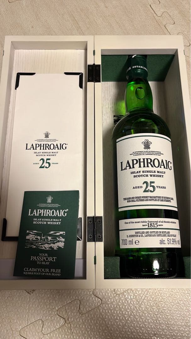 専用木箱付き　ラフロイグLAPHROAIG 25年シングルモルトウイスキー