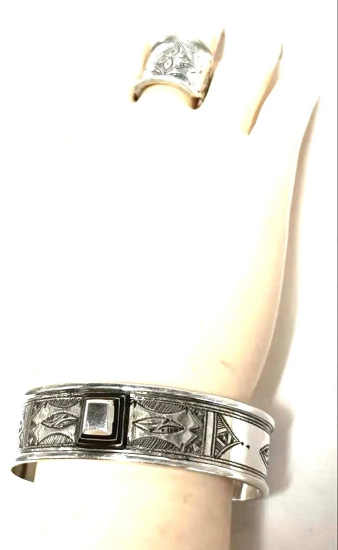 トゥアレグ族　ハンドメイド　シルバーブレスレット