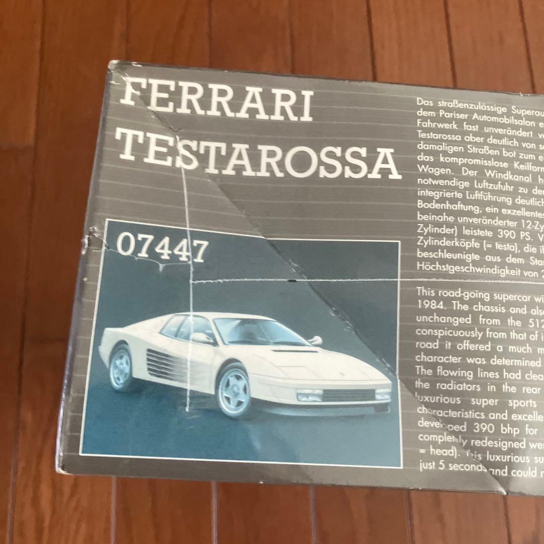r*り様 Revell Ferrari Testarossa 1:12