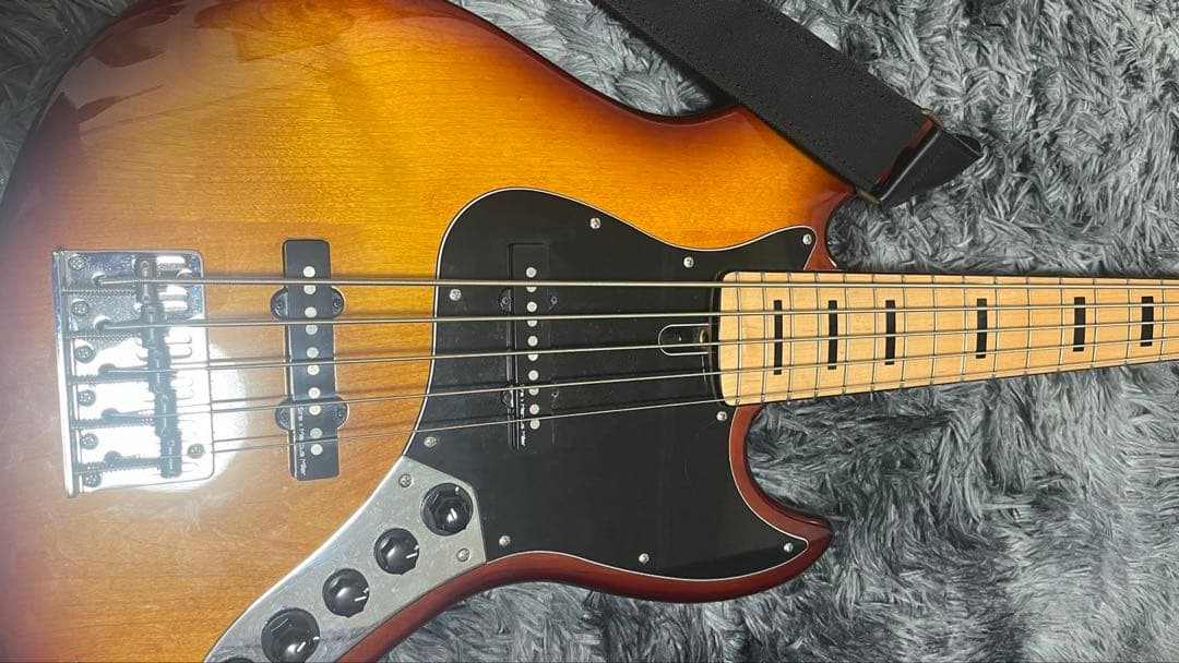 5弦ベース sire v7 vintage