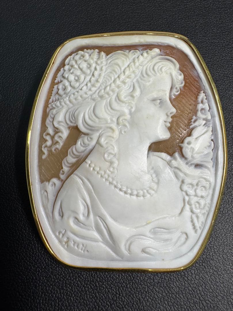 カメオ　シェル女性と小鳥　ペンダントトップ&ブローチ　2way K18枠