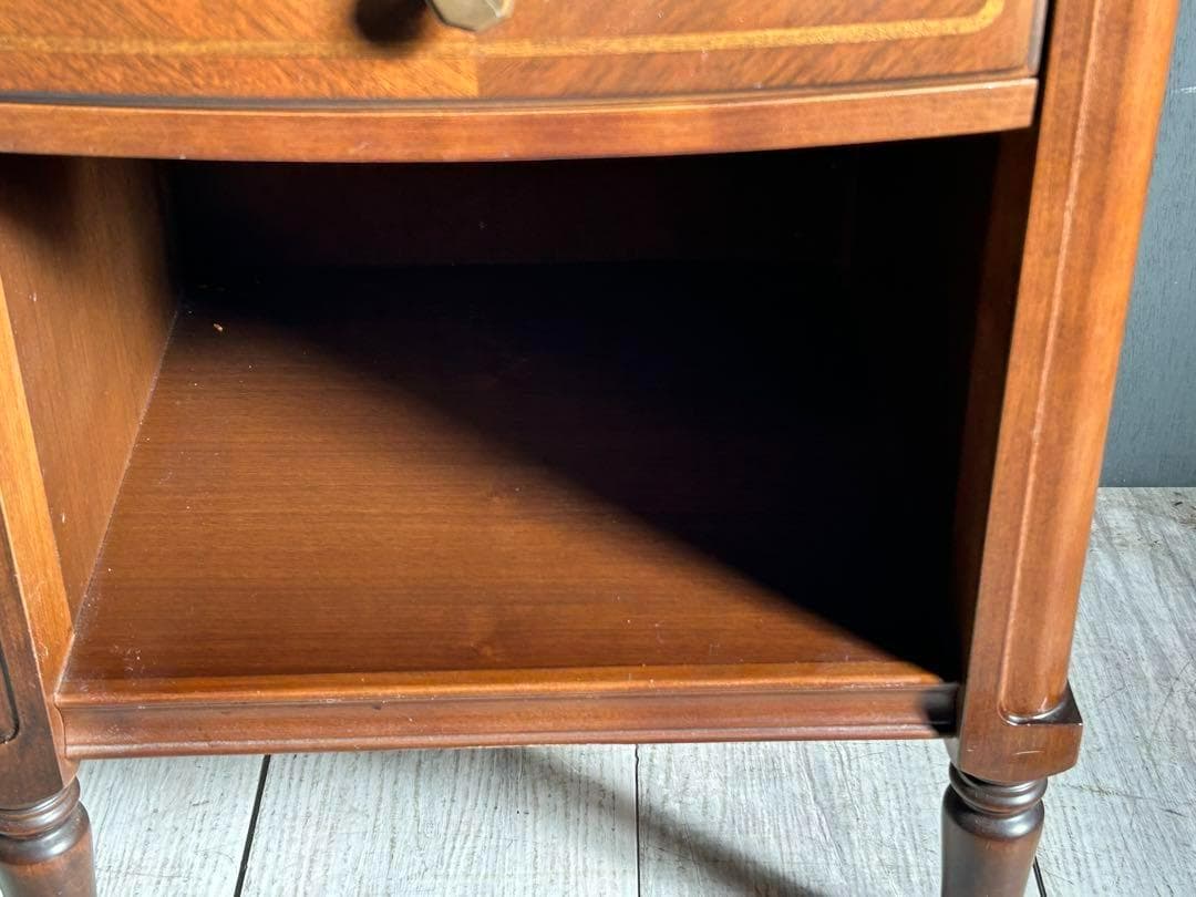 ② フランスベッド　ヨーロピアン　クラシカル　ナイトテーブル　アンティーク　IG