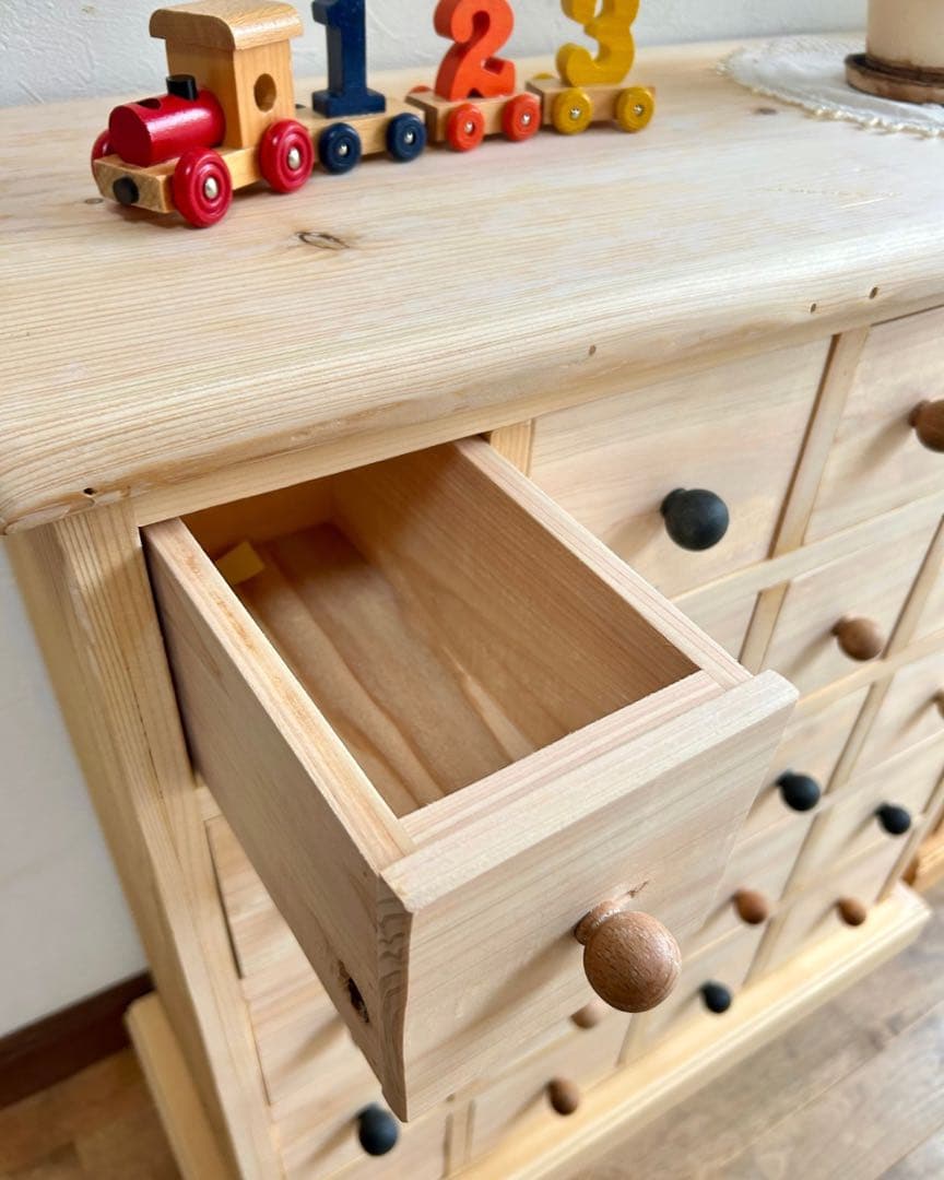 【Ebisuyx】国産ひのき使用　可愛い20杯引き出しチェスト