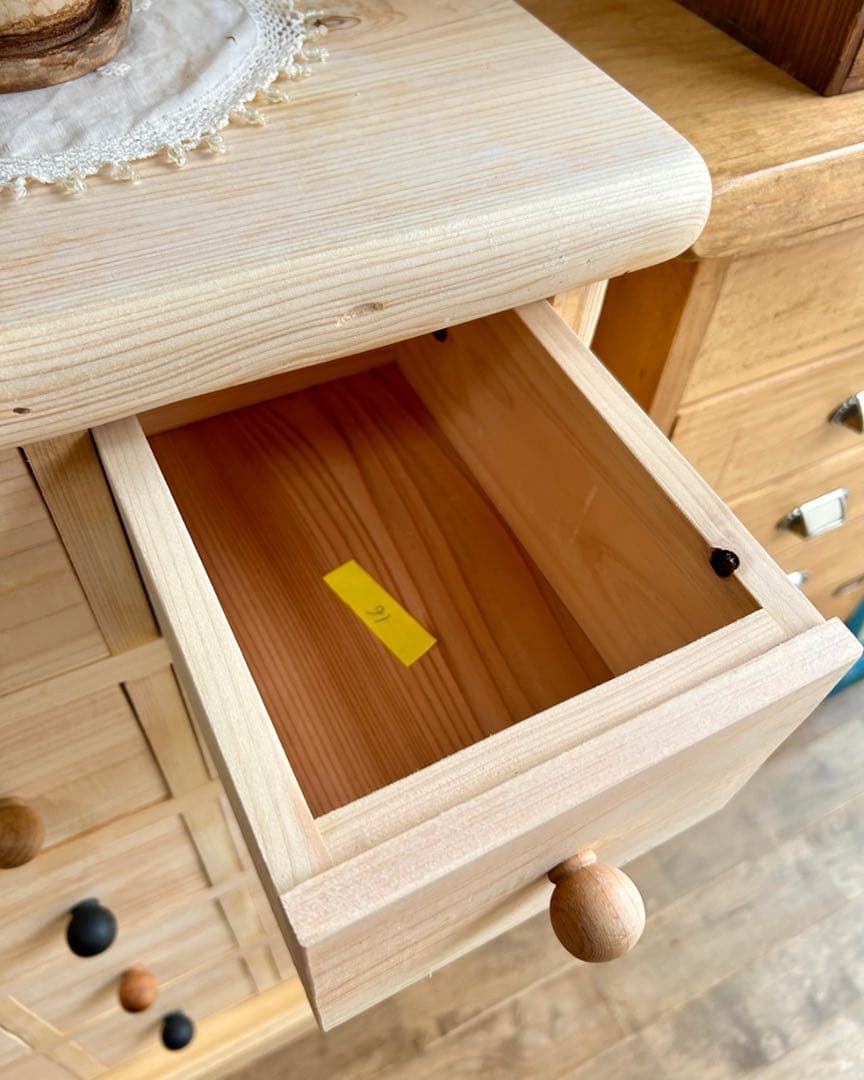 【Ebisuyx】国産ひのき使用　可愛い20杯引き出しチェスト