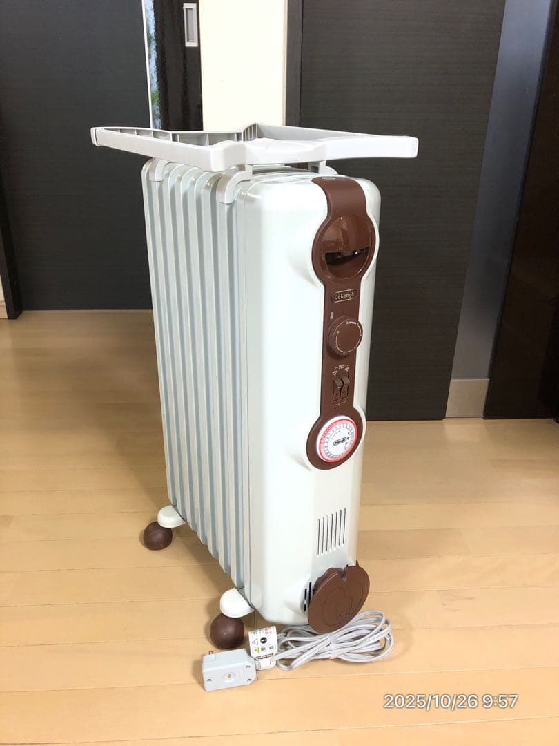 【ほぼ未使用】DeLonghi JR0812 BR オイルヒーター ハンガー付