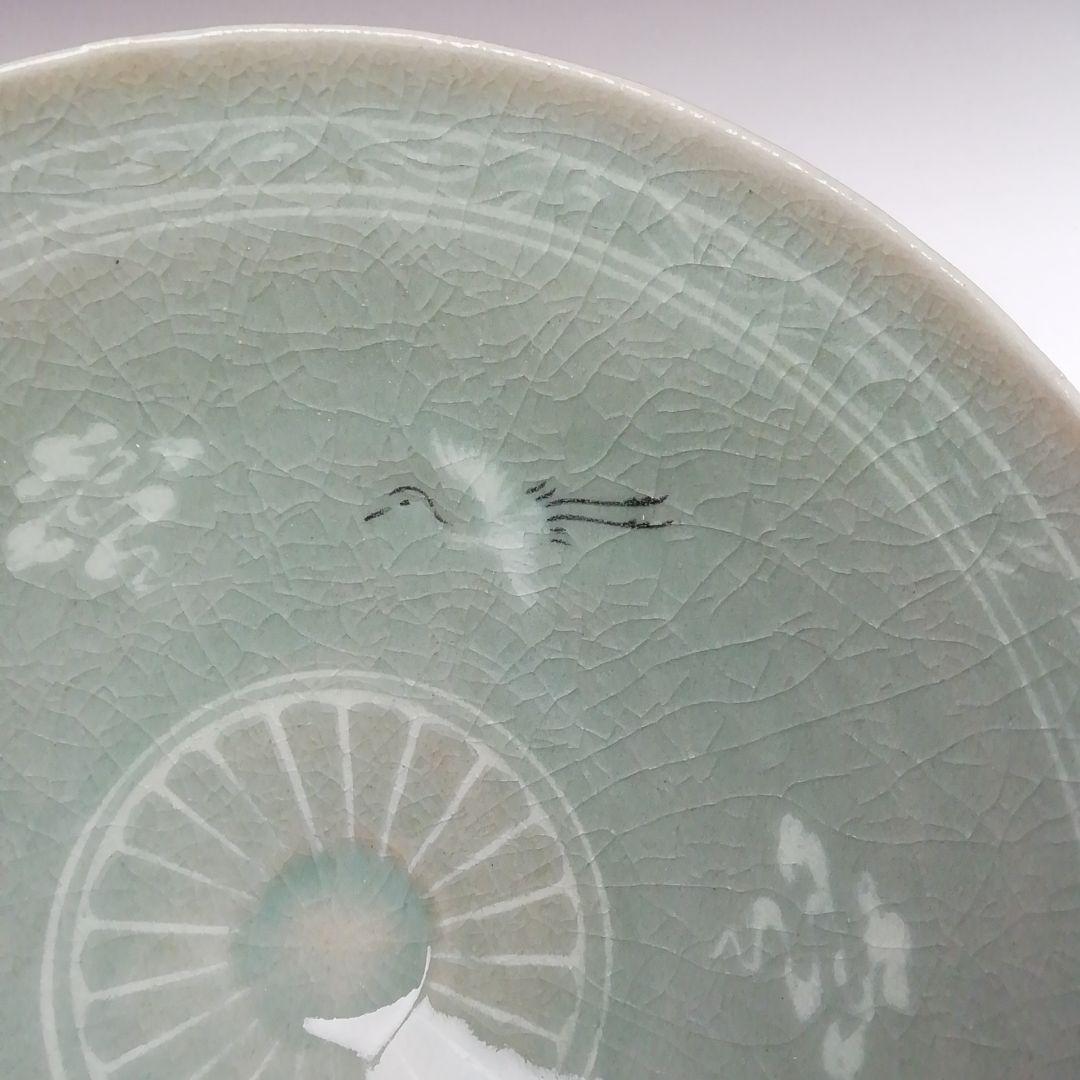 Ｔ８２８　茶碗　『高麗青磁　雲鶴文』『韓国人間国宝　柳根塋 作』　共箱　茶道具