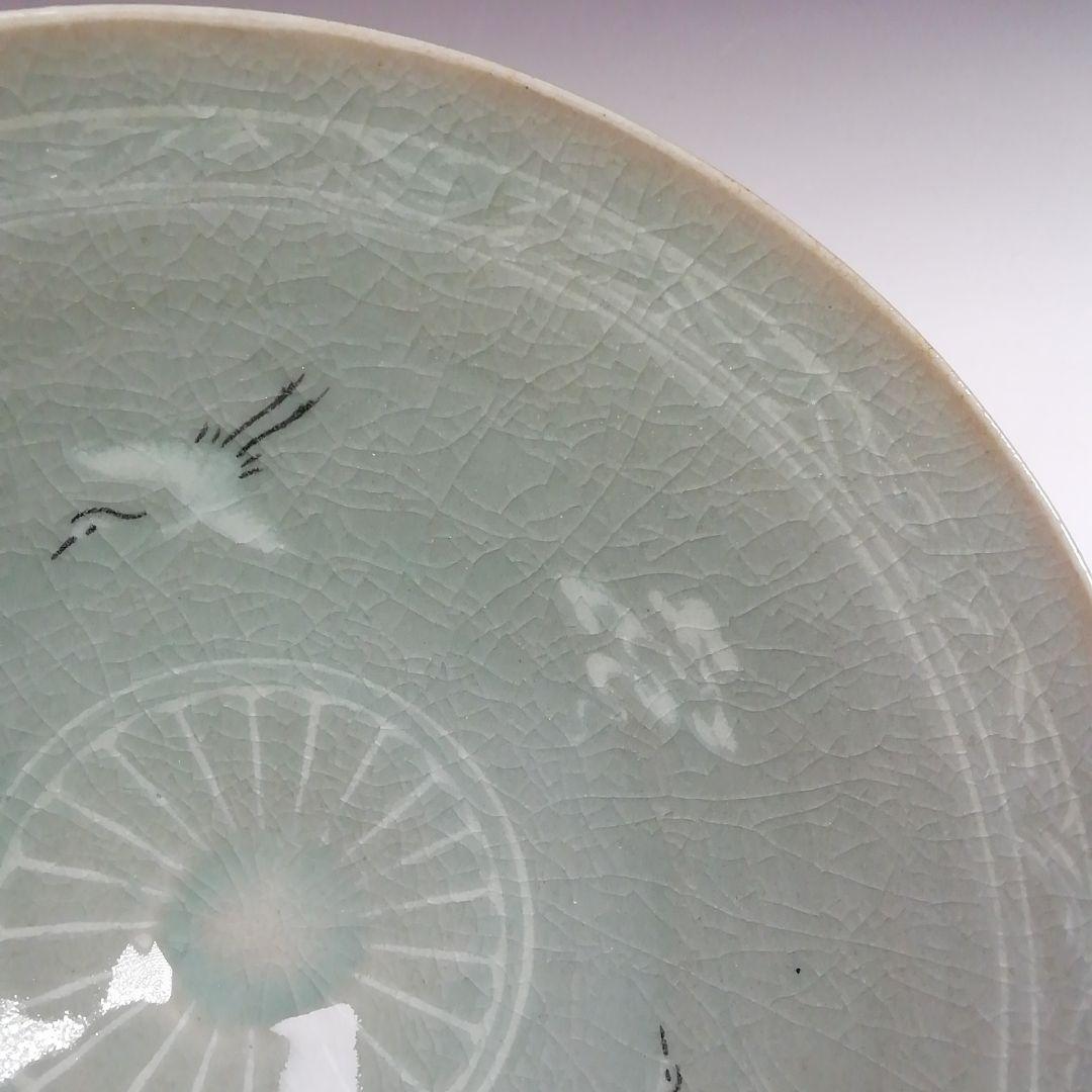 Ｔ８２８　茶碗　『高麗青磁　雲鶴文』『韓国人間国宝　柳根塋 作』　共箱　茶道具