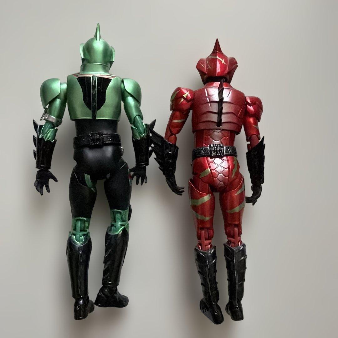SHフィギュアーツ 仮面ライダーアマゾンズ　アマゾンオメガ、アマゾンアルファ