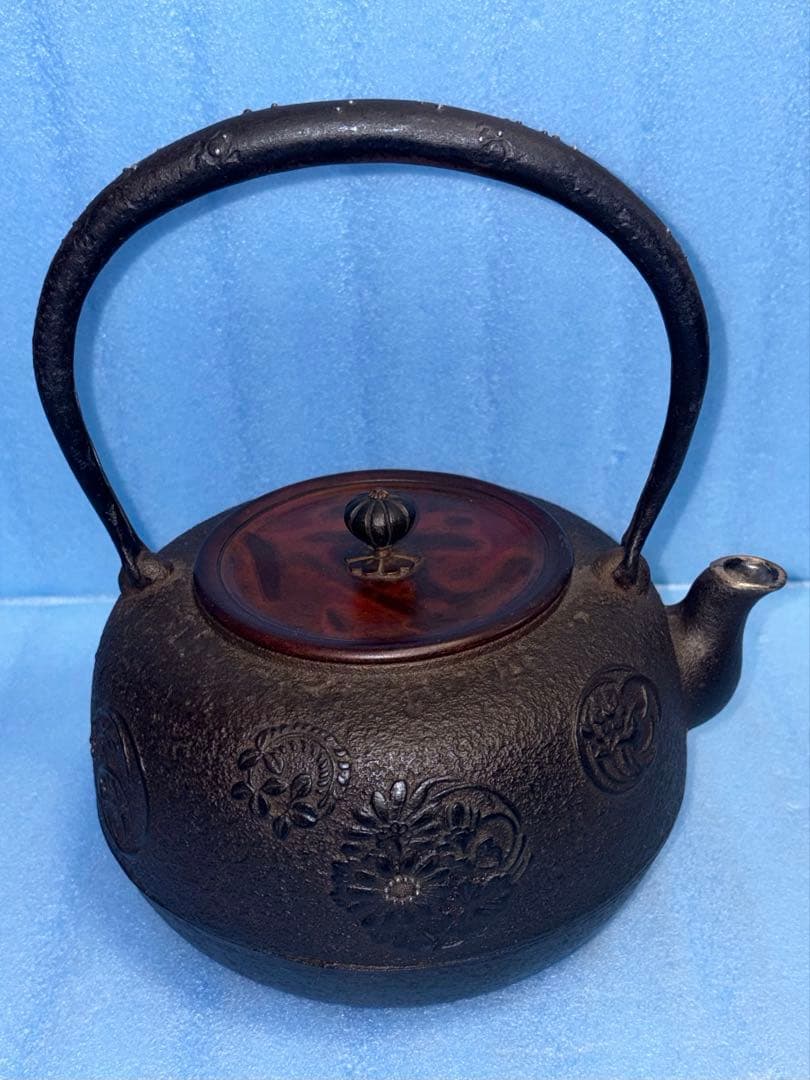 ☆ 人間国宝 釜師「高橋敬典作」粒銀象嵌提手　銀口銀象嵌花丸紋鉄瓶