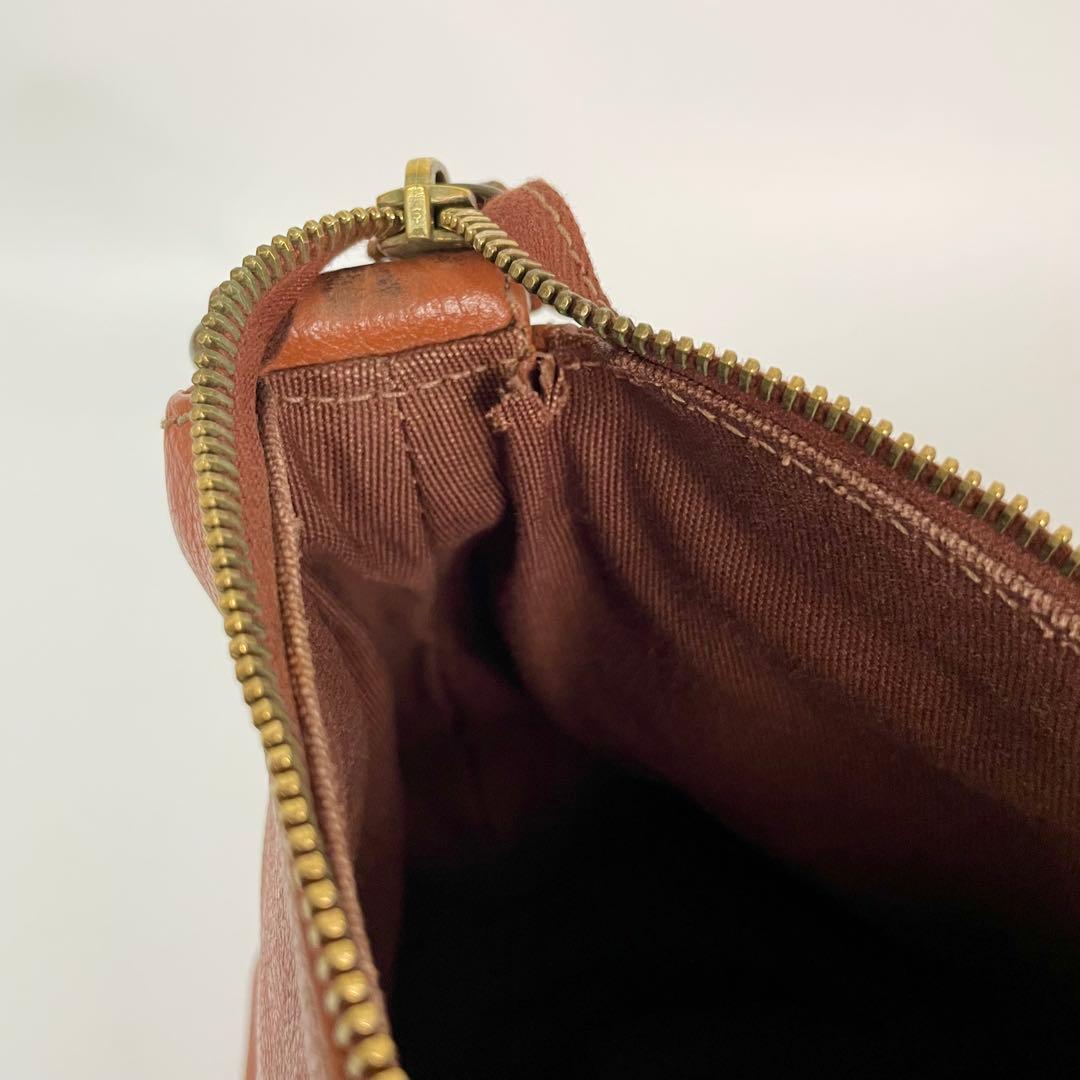 【24時間以内発送】イルビゾンテ　ショルダーバック　レザー