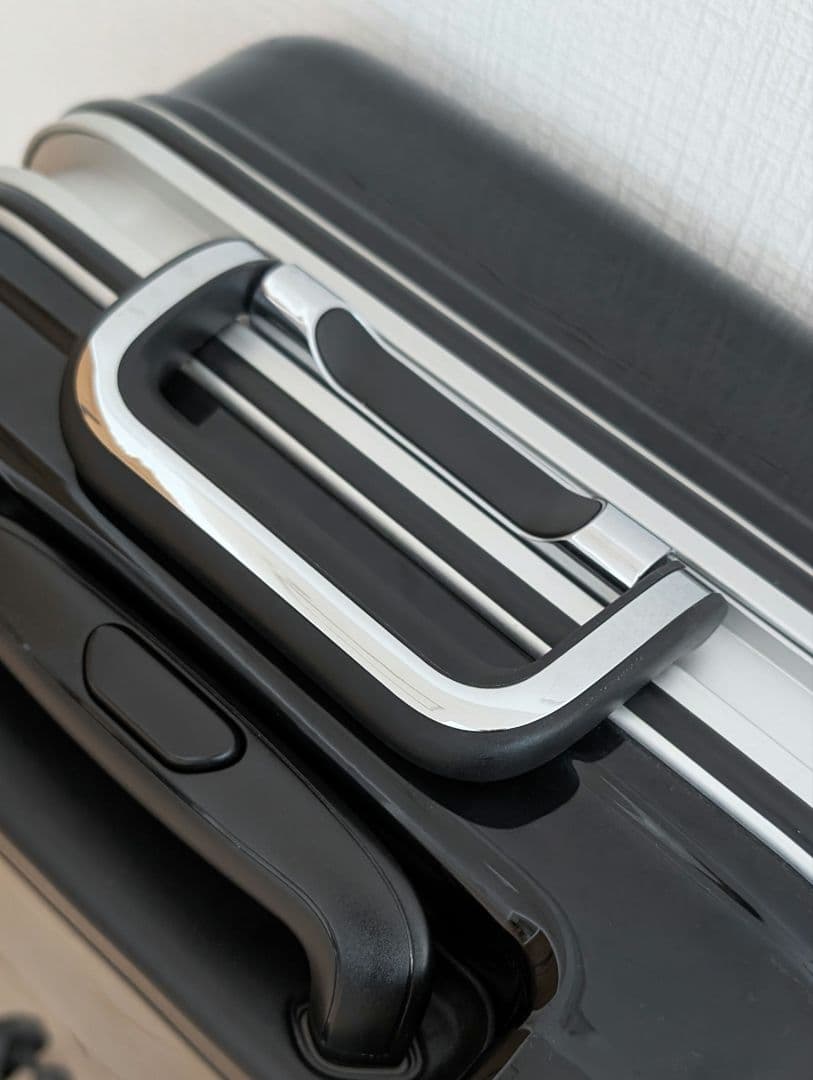 メルセデス・ベンツ　キャリーケース　機内持ち込みサイズ