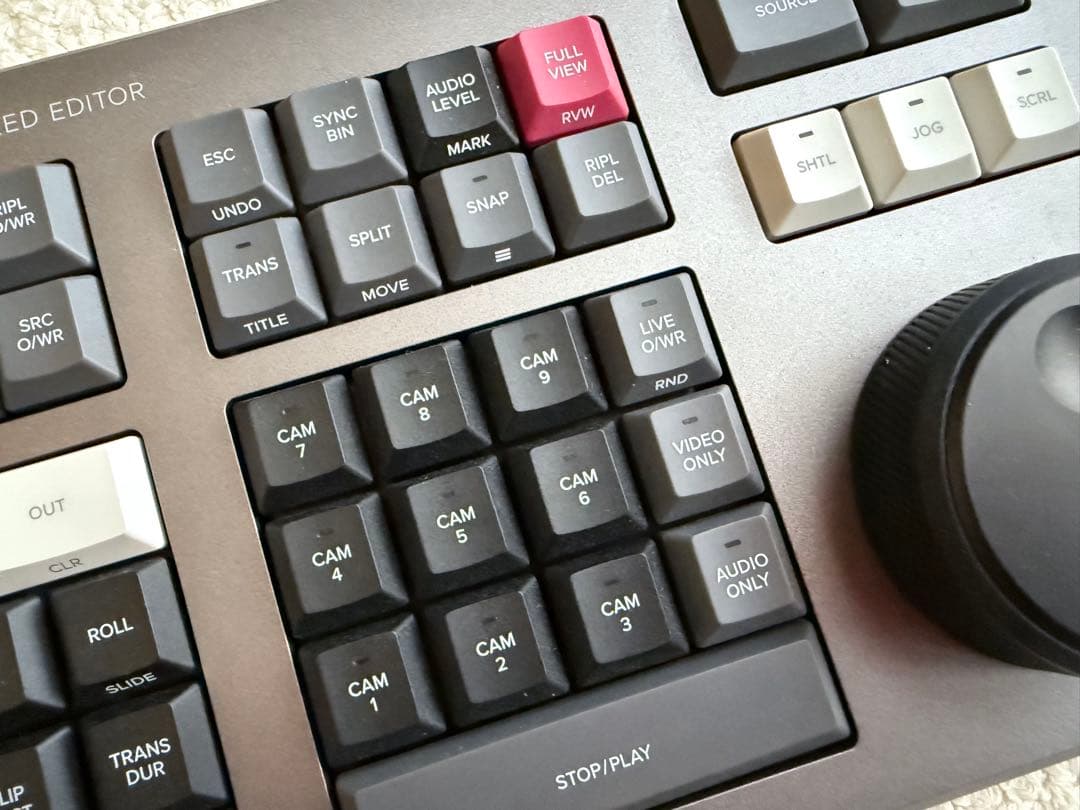 DaVinci Resolve Speed Editor 専用コントローラー