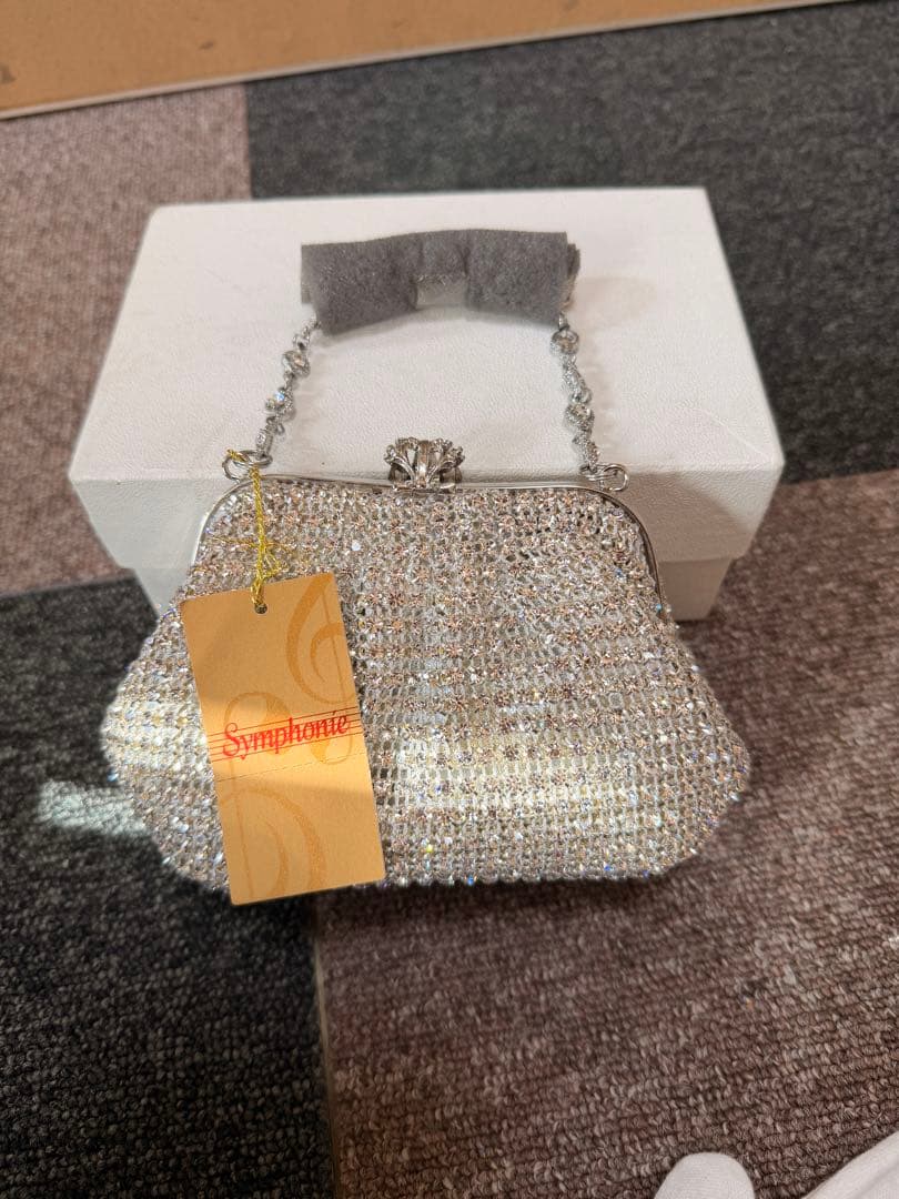 新品未使用 Symphonie 高級ラインストーン パーティーバッグ シルバー