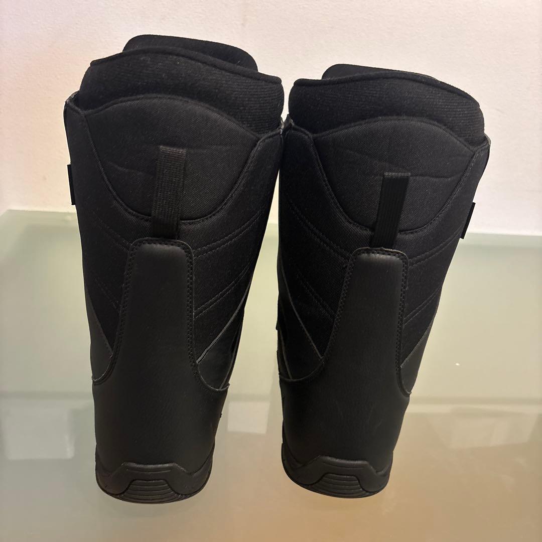 ブラック スノーボードブーツ ボアシステム