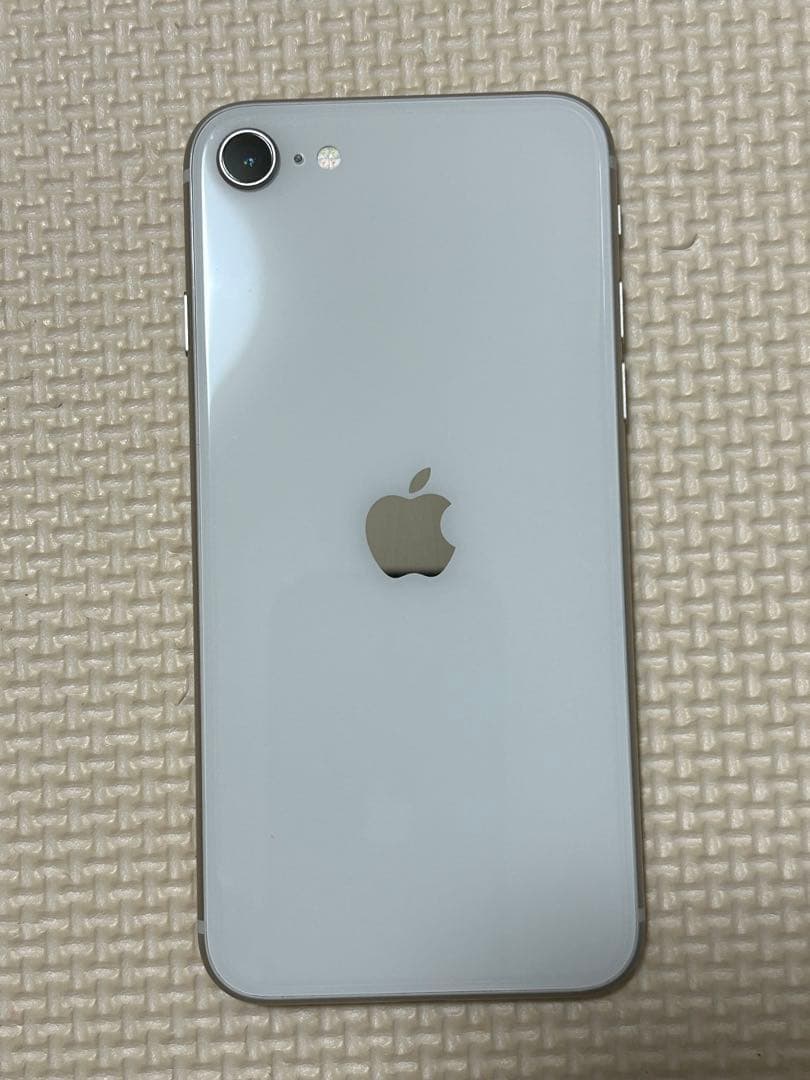 る*ち様 Apple iPhone se3 ホワイト 本体　SIMフリー