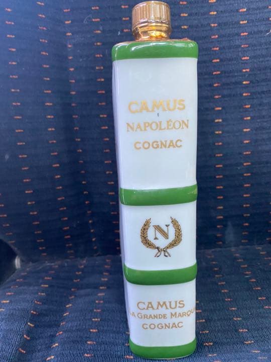 ウイスキー CAMUS NAPOLEON COGNAC BOOK