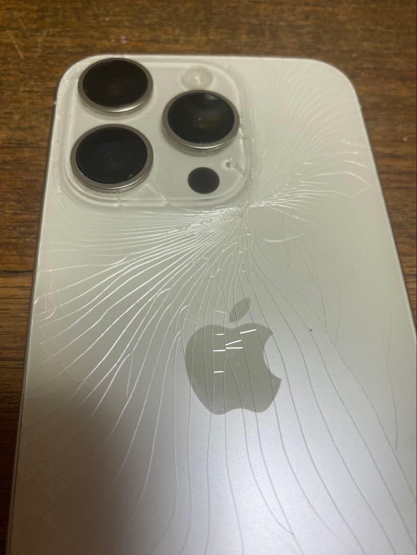 J*n様 Apple iPhone 15Pro 256GB 使えるけどジャンク