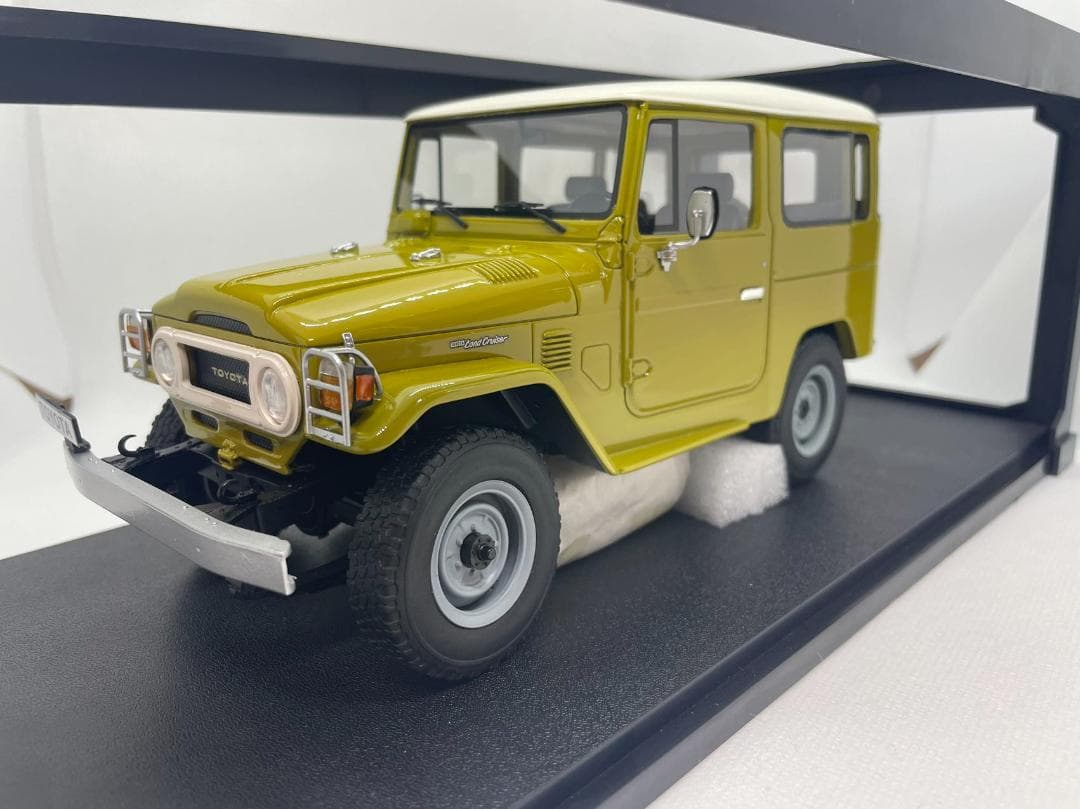 Cult 1/18 トヨタ ランドクルーザー LAND CRUISER 40