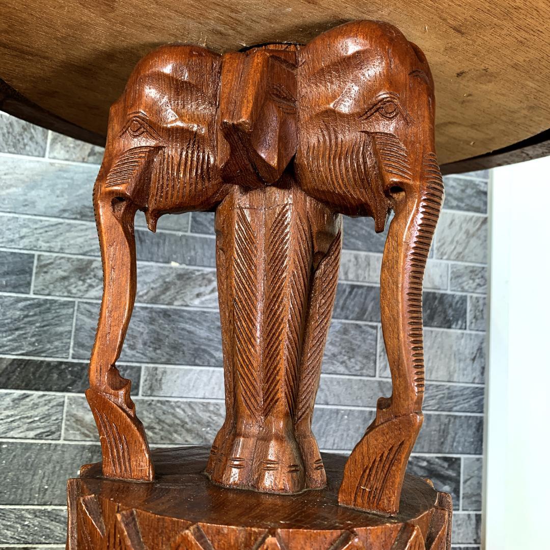 インド民芸品　木彫り机　天板直径51.5㎝サイズ　花台　サイドテーブル