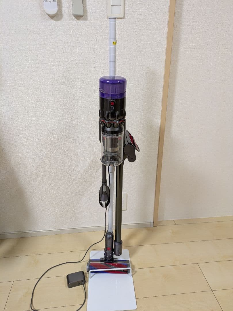 Dysonスティッククリーナー本体 紫色と黒
