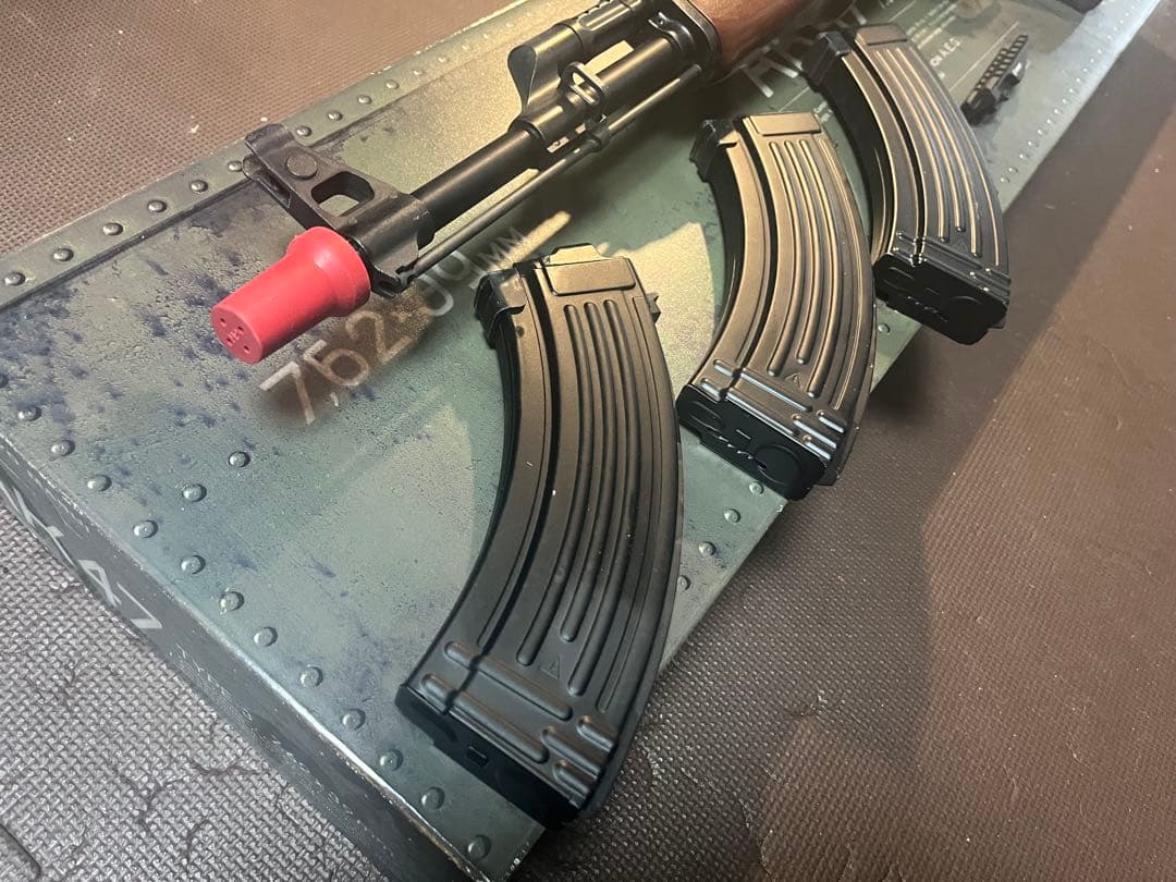 次世代電動ガン ブラック/ウッド マガジン3本付き