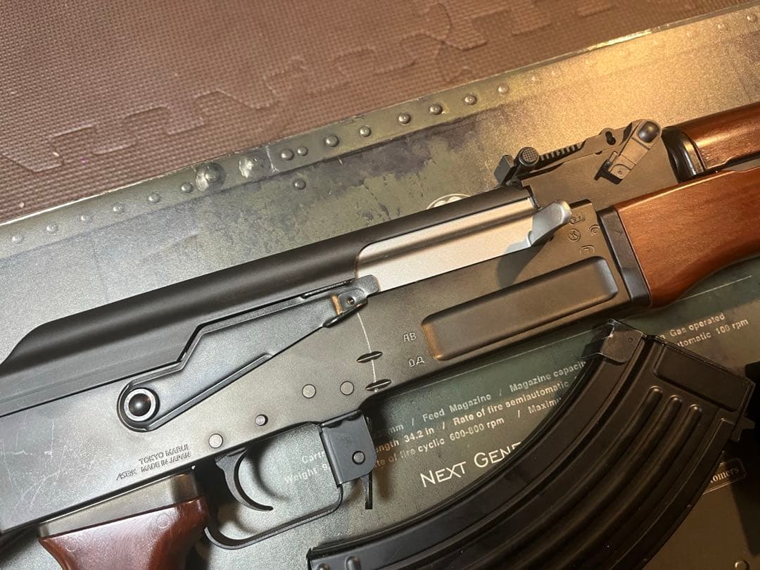 次世代電動ガン ブラック/ウッド マガジン3本付き