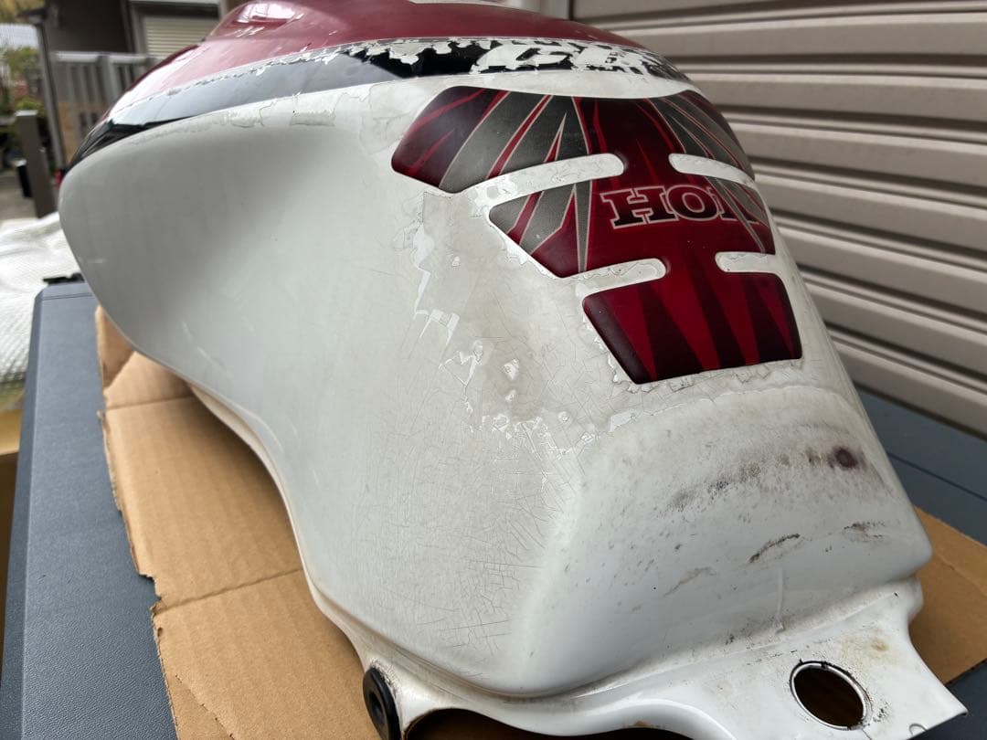 cb400sf/sb nc39 タンク　希少　目視による凹みなし　塗装ベース