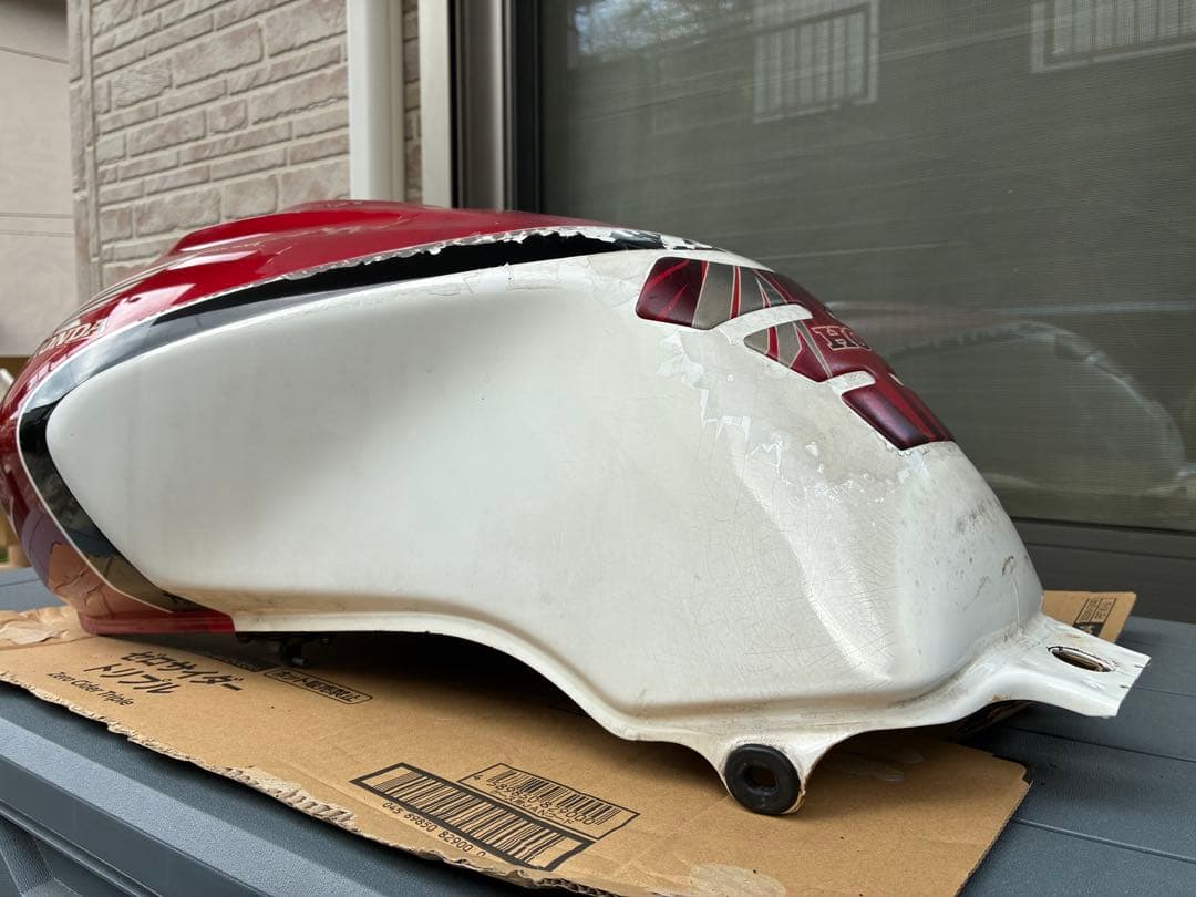 cb400sf/sb nc39 タンク　希少　目視による凹みなし　塗装ベース