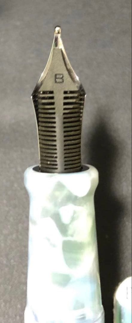 アウロラ　万年筆カレイドスコーピオ　ルーチェヴェルデ　字幅B インク付き