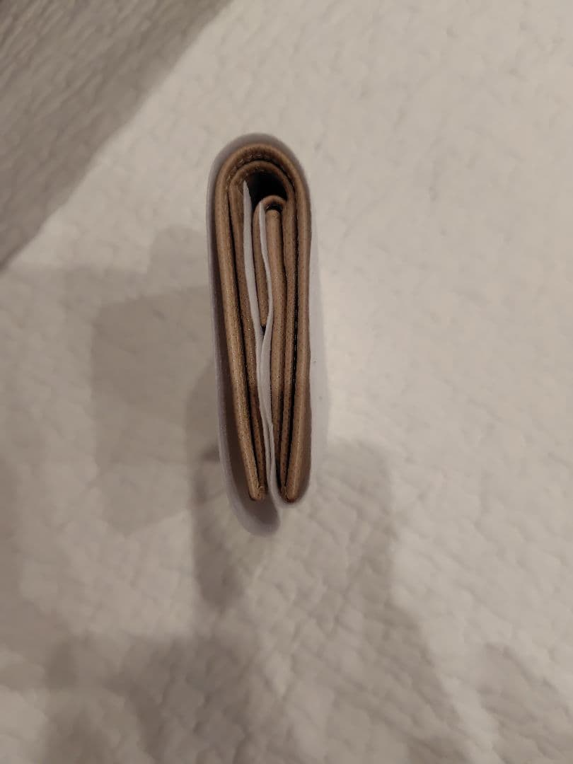 M*a様 【美品】PRADA 二つ折り財布 レザー ベージュ