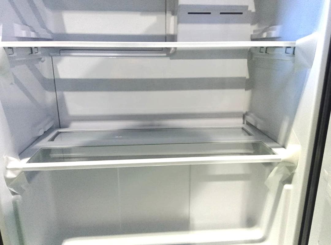 【新品未使用】アイリスオーヤマ 冷蔵庫 IRSN-7A-B 66L　T151