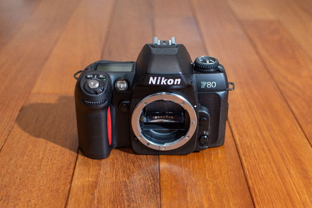 Nikon F80D フィルム一眼レフカメラ