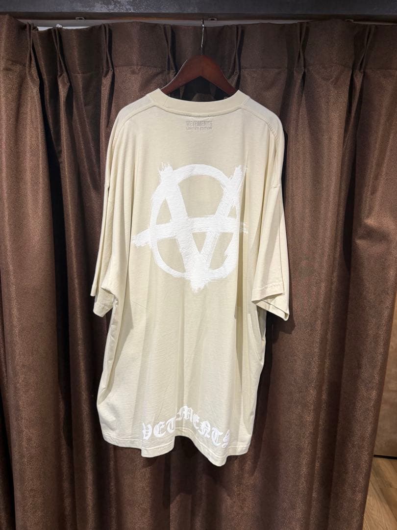 VETEMENTS アナーキーシンボル Tシャツ