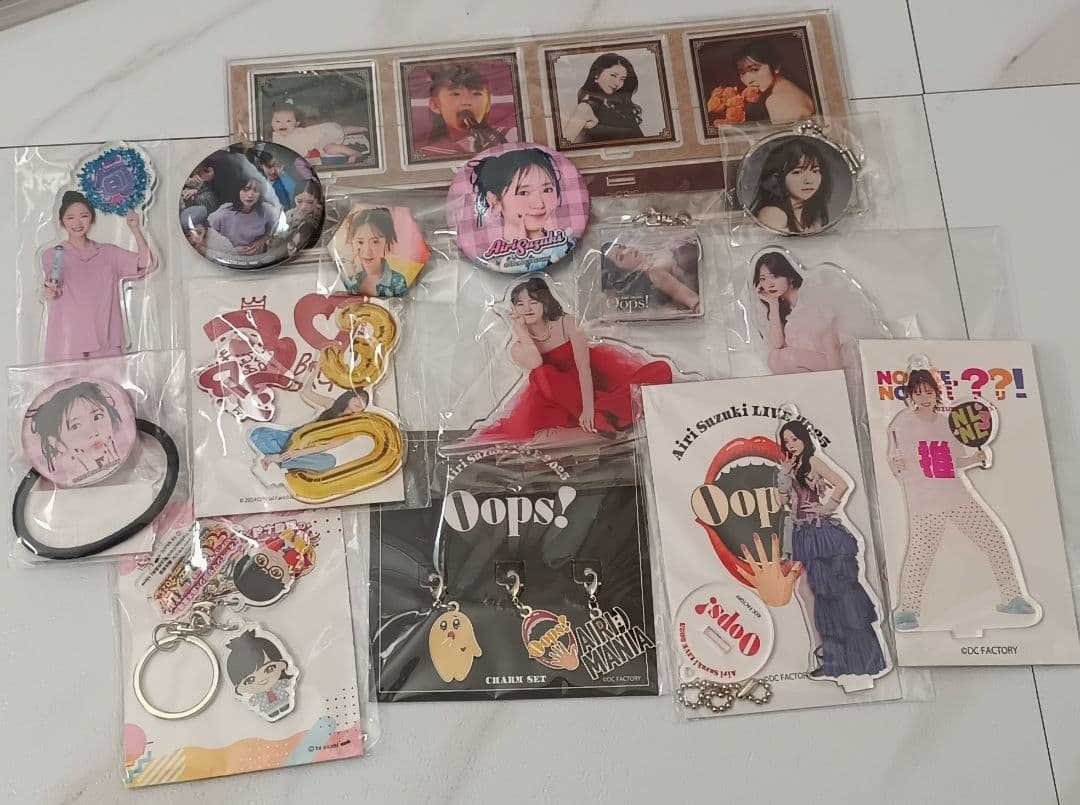 鈴木愛理　アクスタ・グッズセット